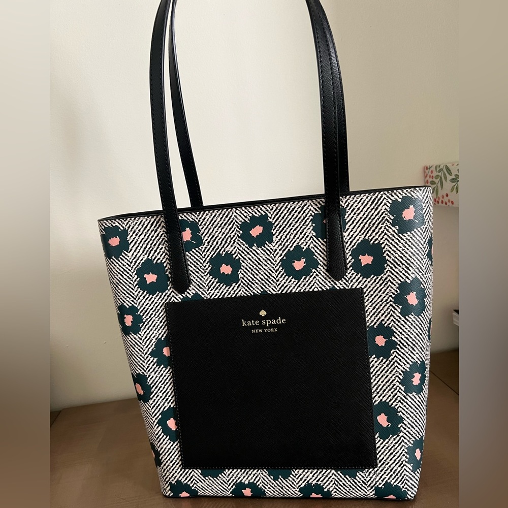 Kate Spade tote  brand new 1 day sale